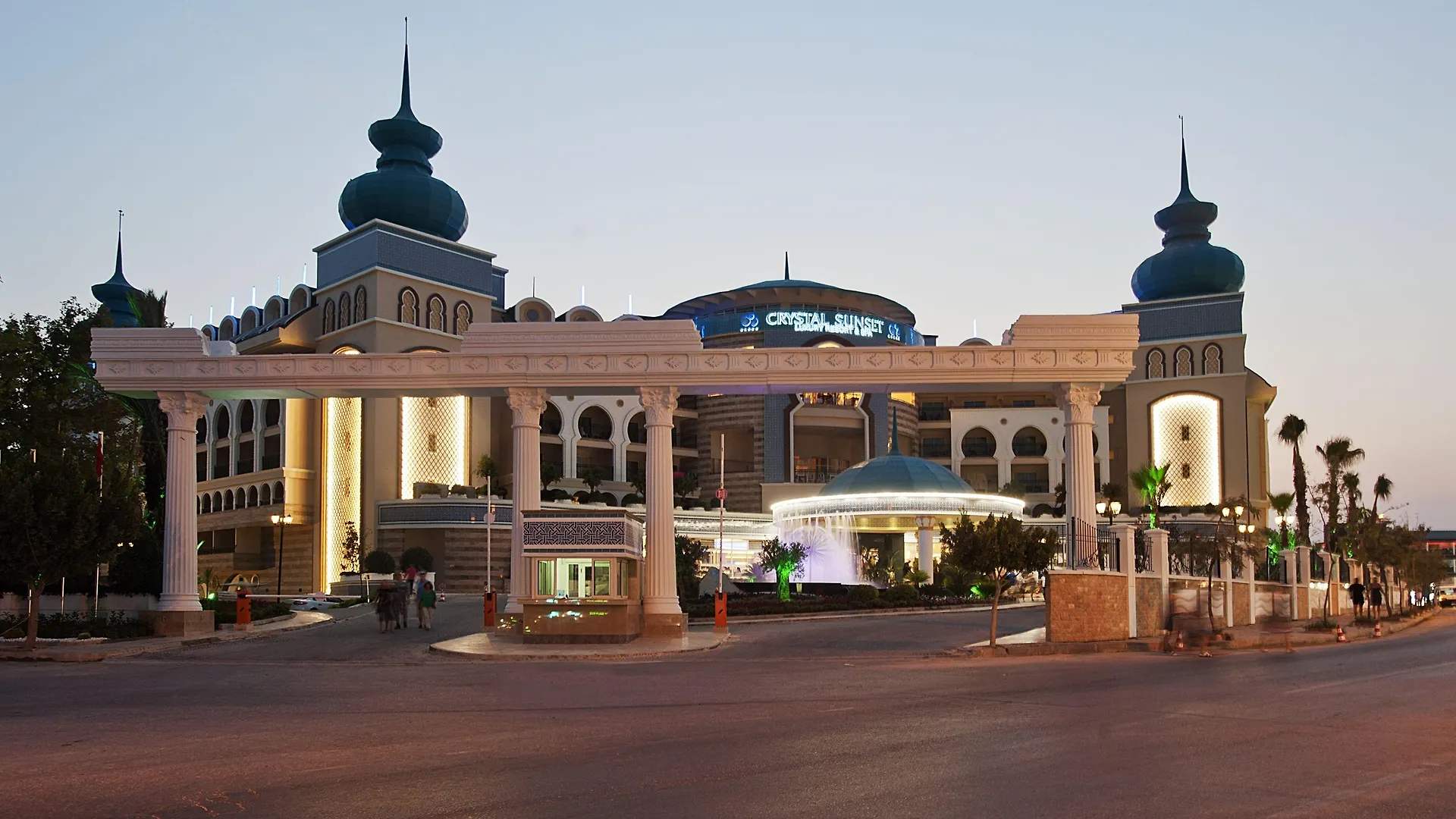 Crystal Sunset Pearl Collection Hotel Side Exterior photo
